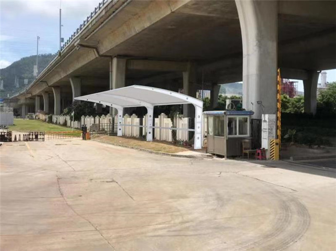 雨棚、雨篷、遮雨篷